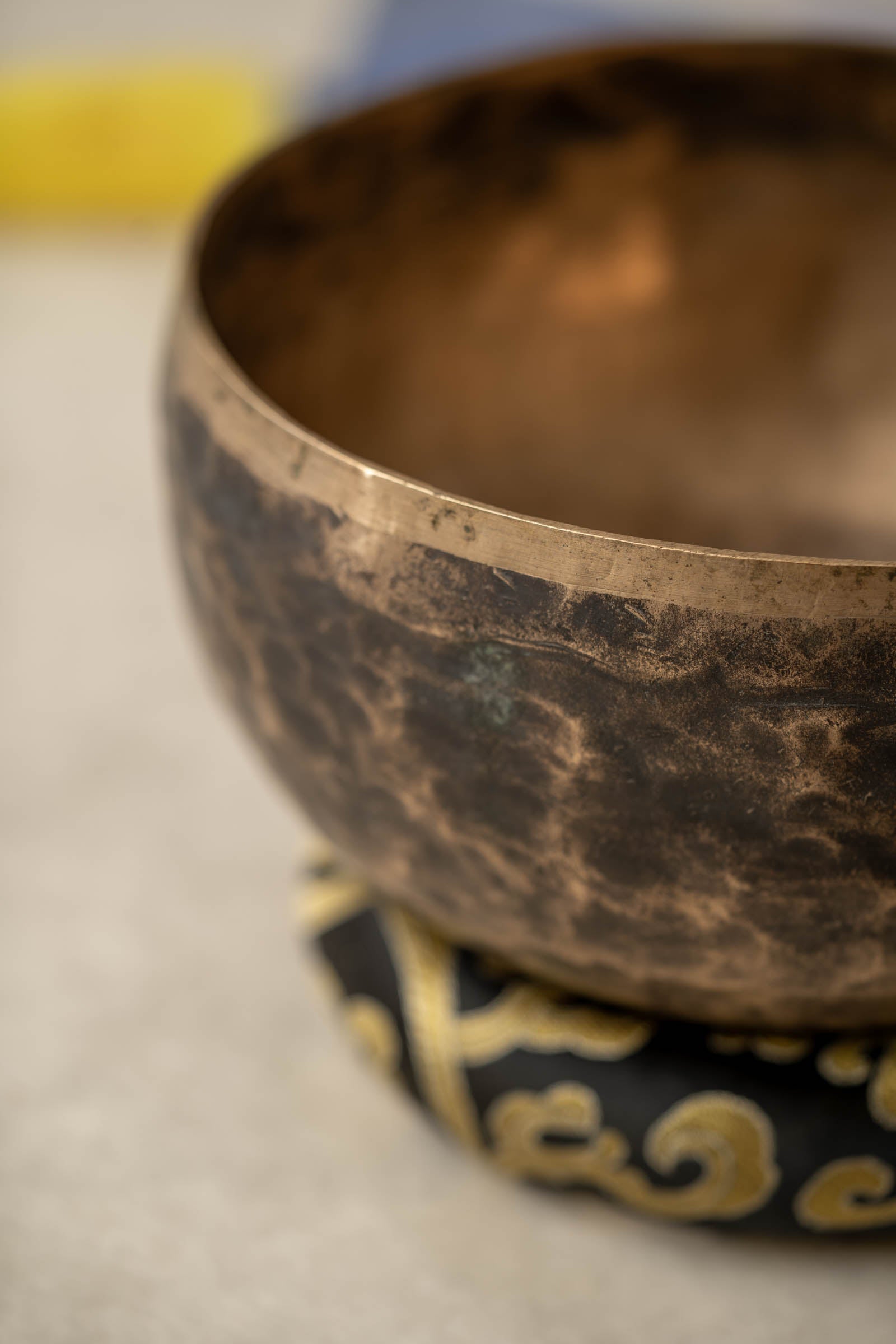 Handmade Kopre singing bowl from Nepal with mallet and cushion”