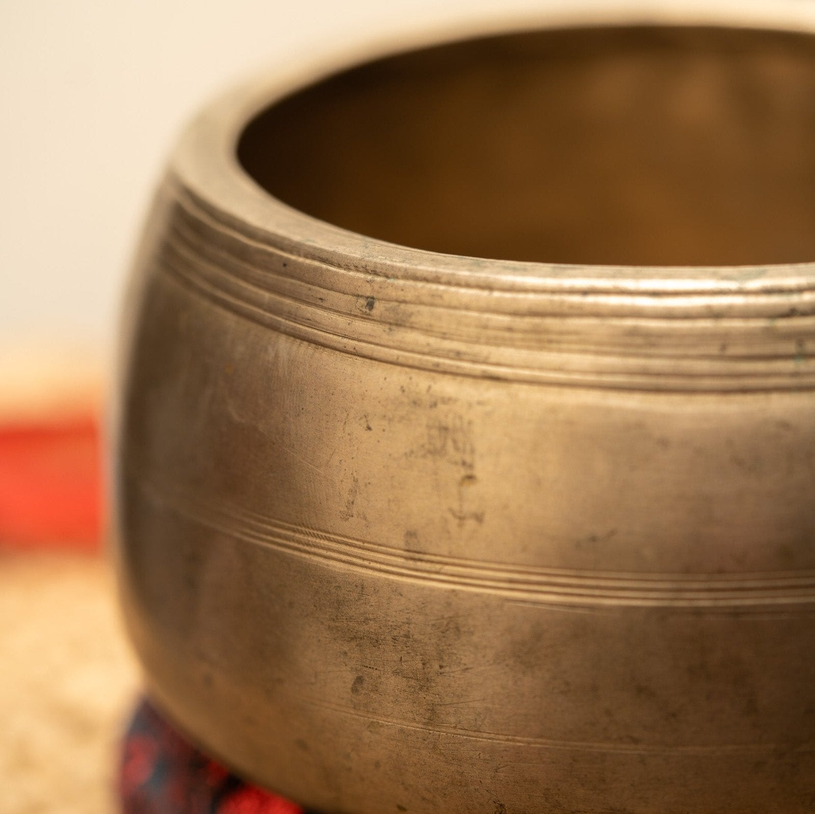 Mani Singing Bowl (D5 | 588 Hz)