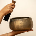 Load image into Gallery viewer, Mani Singing Bowl  (G4 | 375 Hz)
