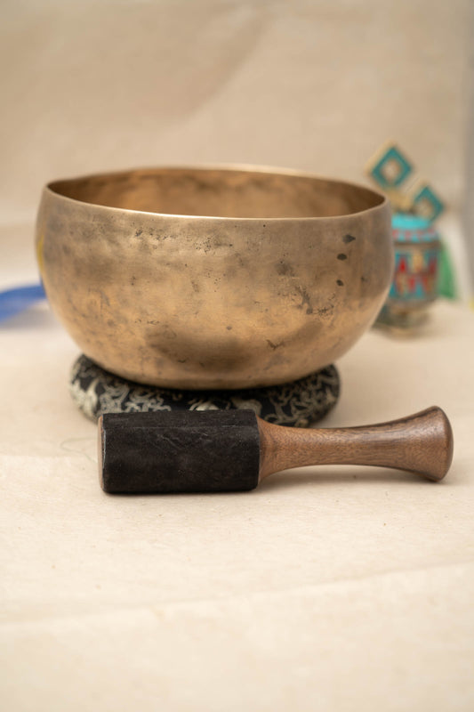 Kopre Singing Bowl for Crown and Root Chakra