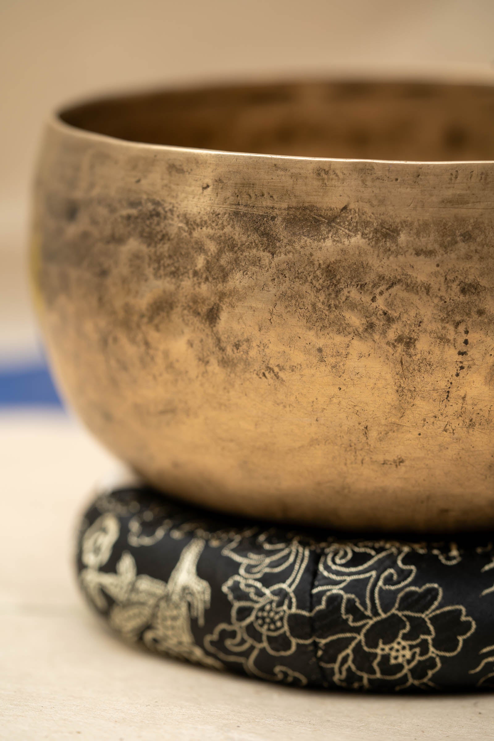 Kopre Singing Bowl for Heart and Third Eye Chakra - Antique Bowl
