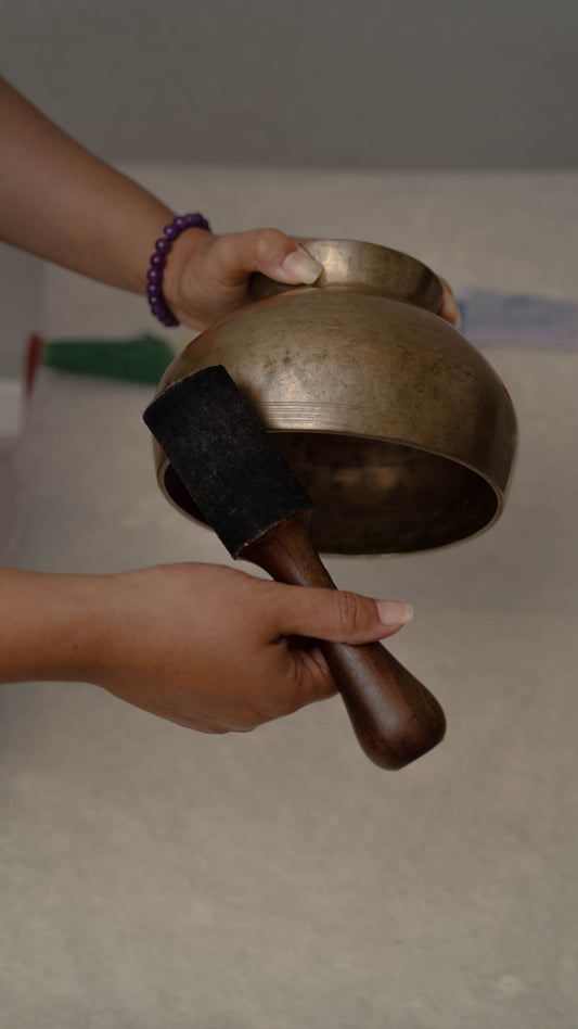 Antique Naga Singing Bowl – Rich vibrations for healing and energy balance
