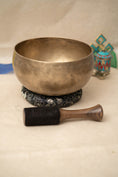 Load image into Gallery viewer, Kopre Singing Bowl for Crown and Heart Eye Chakra
