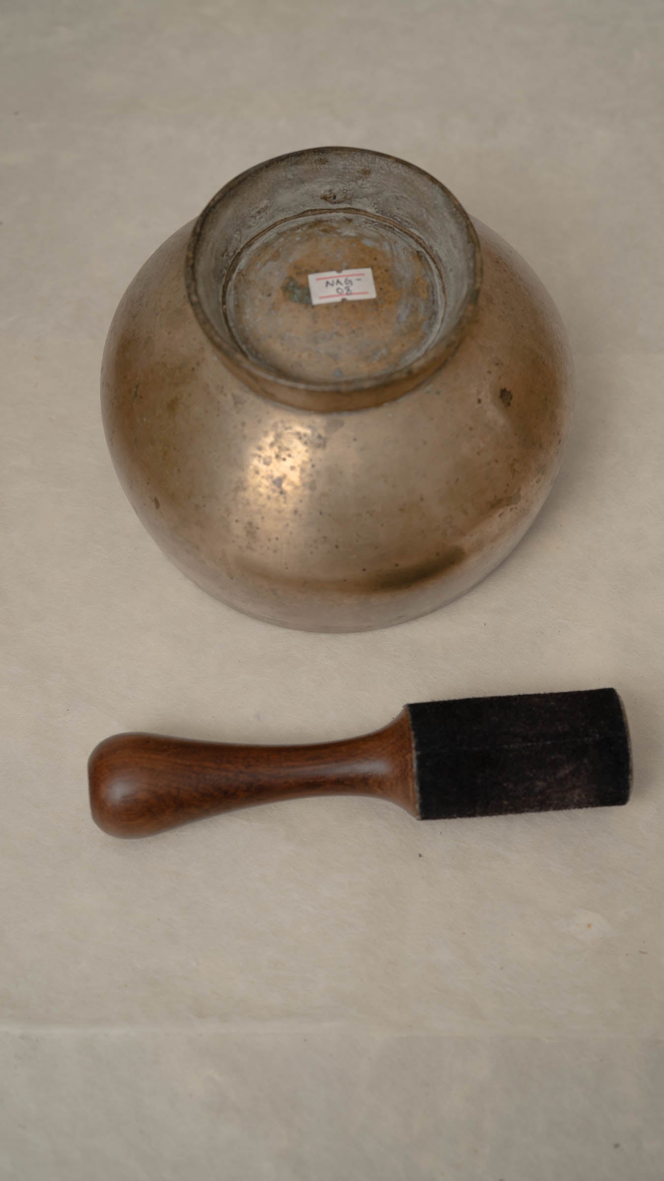 Antique Naga Singing Bowl – Rich vibrations for healing and energy balance