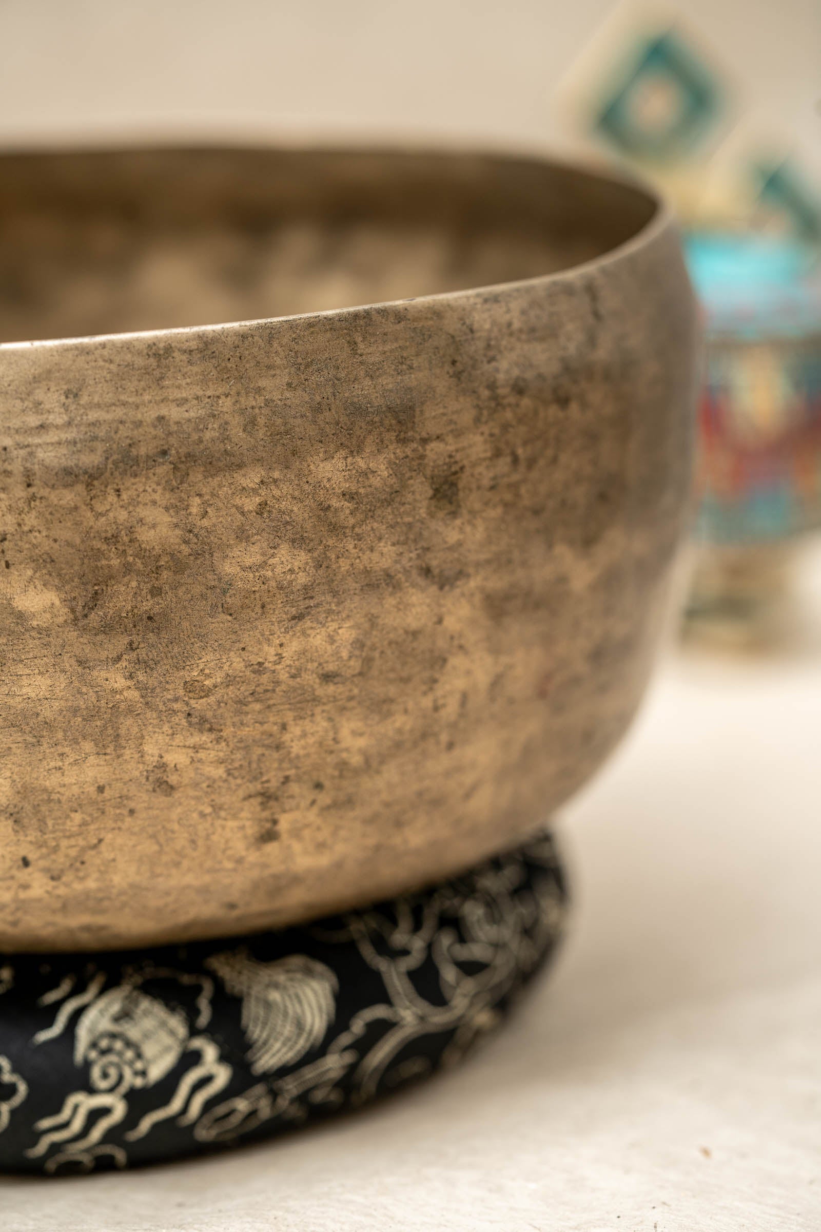 Thadobati Singing Bowl for Solar Plexus and Crown Chakra - Antique Bowl