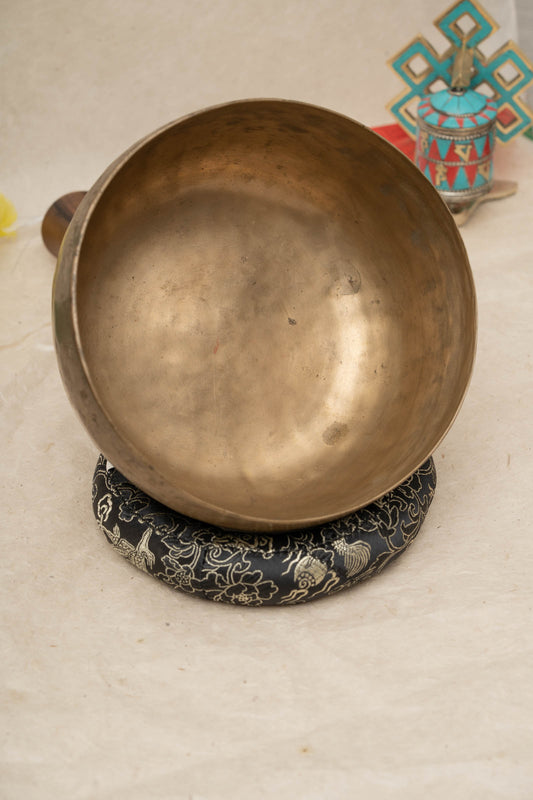 Thadobati Singing Bowl for Sacral and Third Eye Chakra