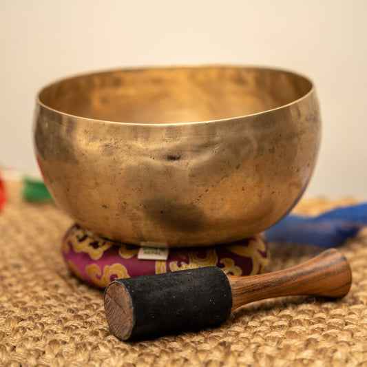 Thadobati Singing Bowl  (Lower C#3 & Higher G#4)