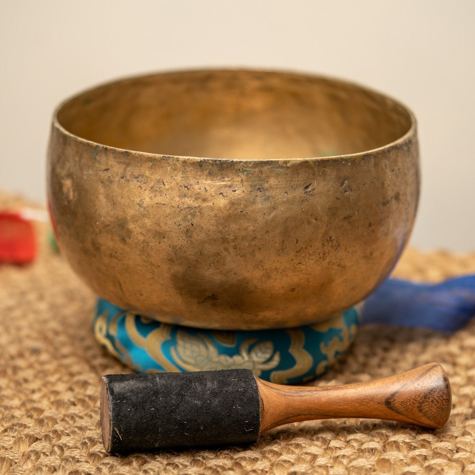 Thadobati Singing Bowl (Lower A4 & Higher F4)