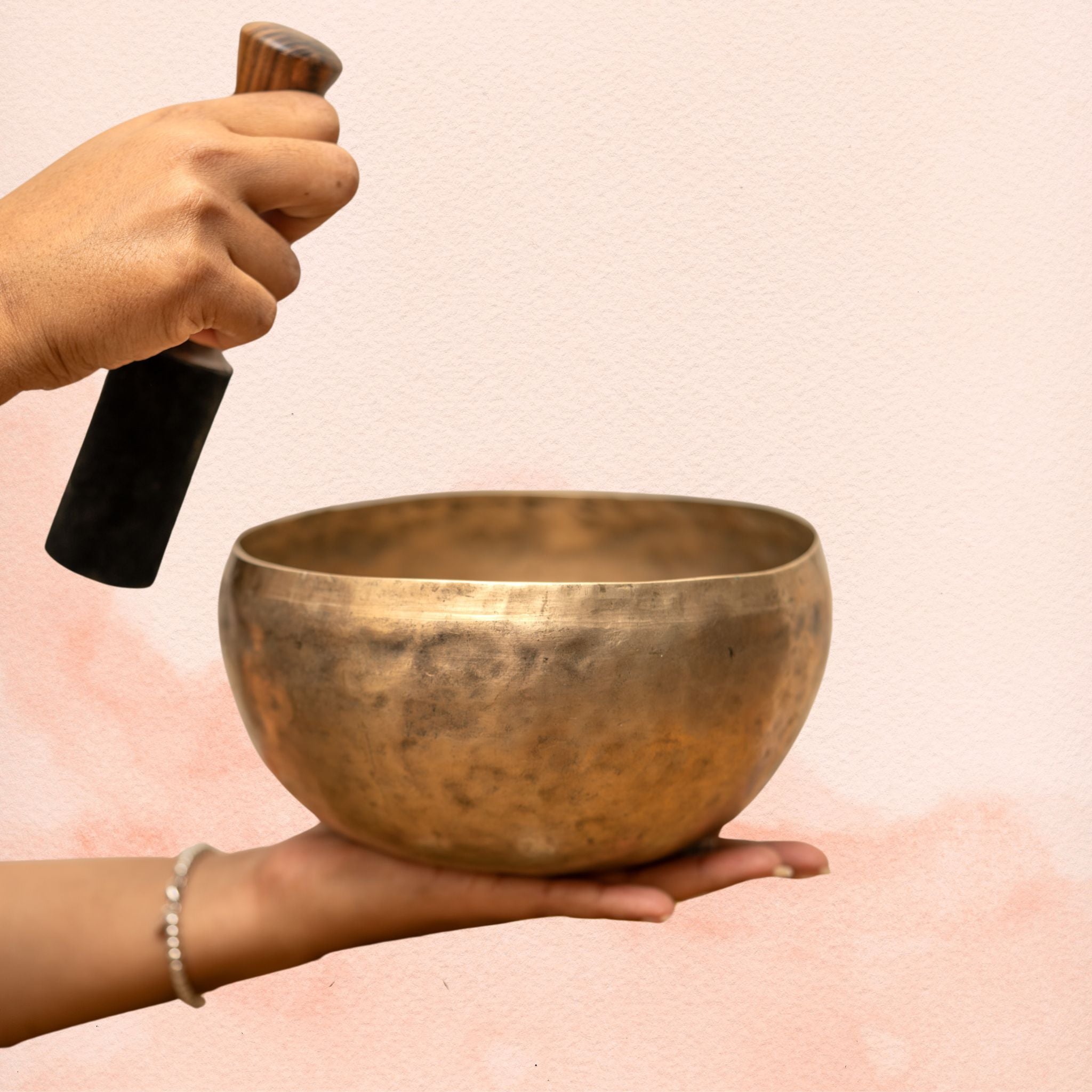 Thadobati Singing Bowl for Root and Third Eye Chakra