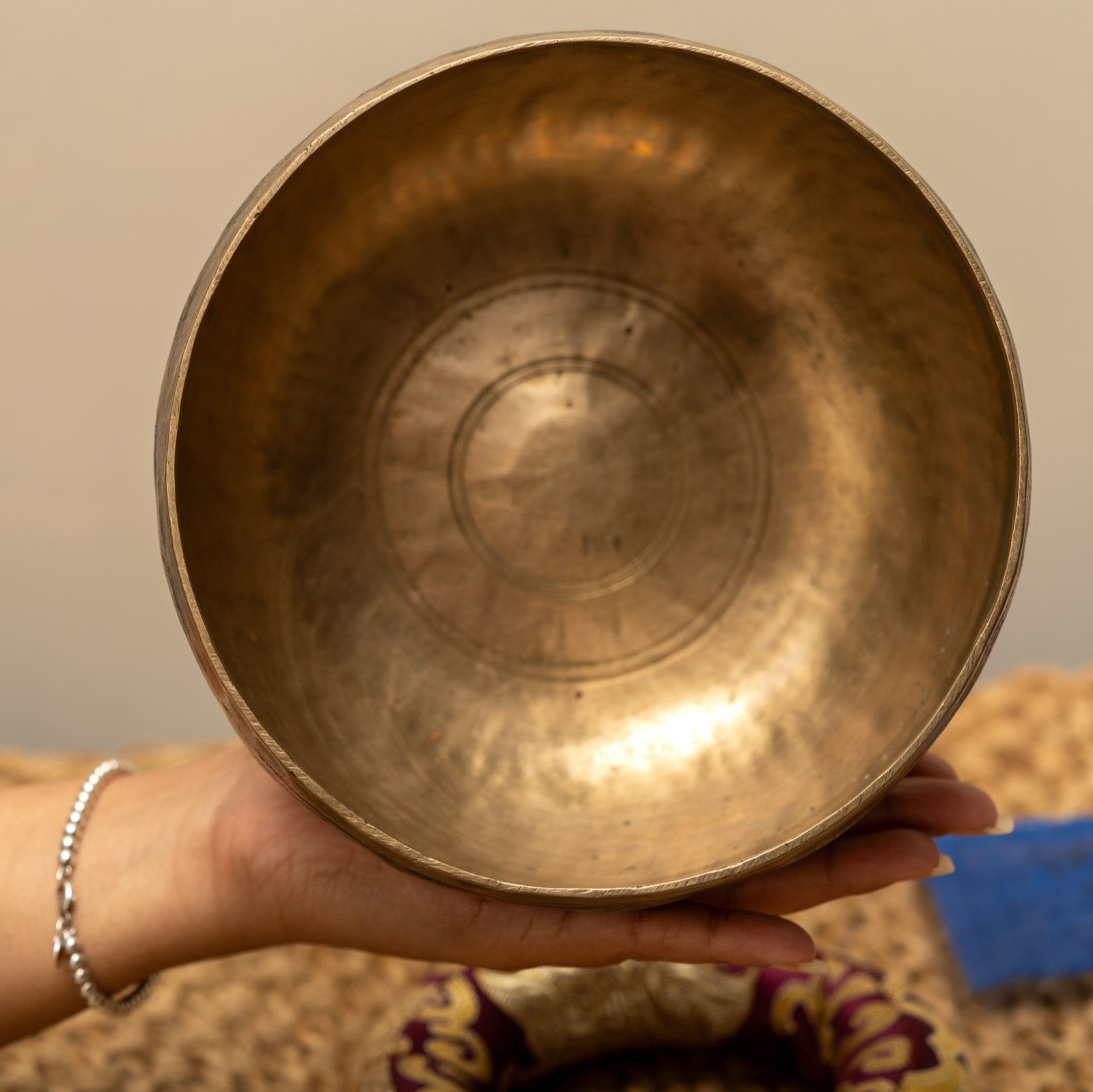 Thadobati Singing Bowl (Lower E3 & Higher A#4)